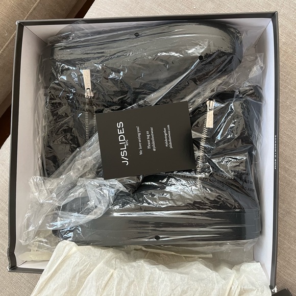 J slide- black winter booties - Picture 10 of 10